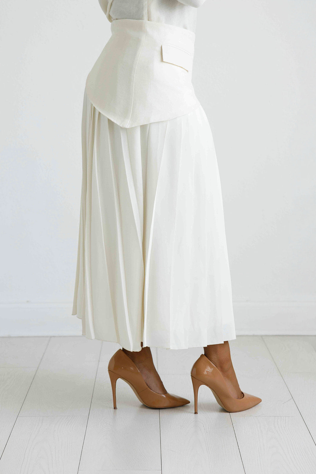 Desk to Dinner | Pleated Linen Skirt